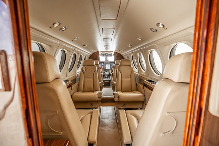 King-Air-200-N436EA-10