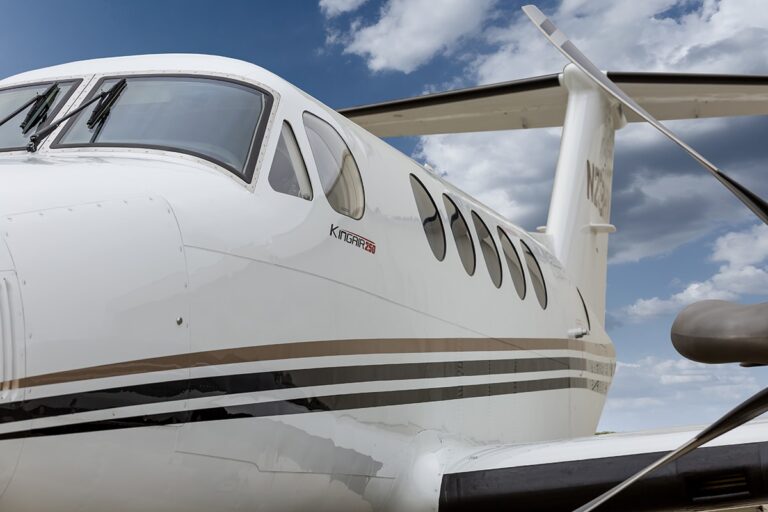 King-Air-250-N233HV-13