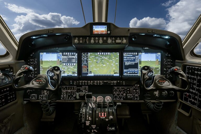 King-Air-250-N233HV-32-2