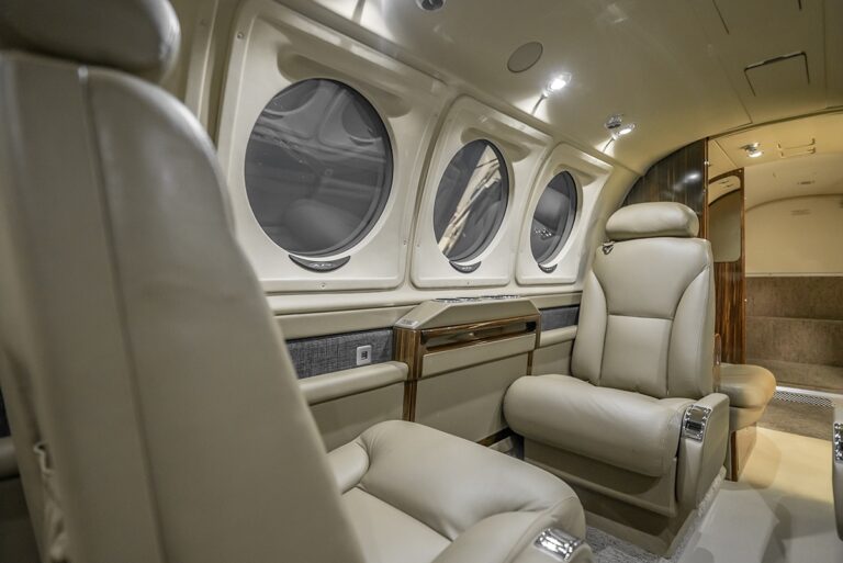 King-Air-250-N233HV-33