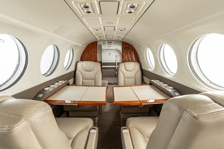 King-Air-300-N566KA-31-Copy