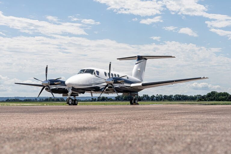 King-Air-300-N566KA-42-Copy