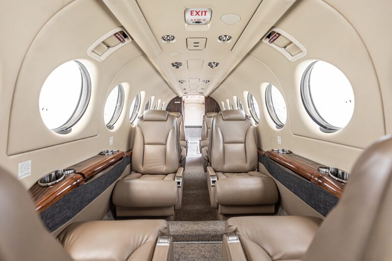 King-Air-350-N350RU-10