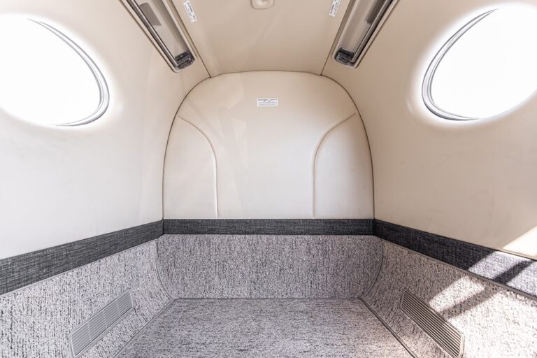 King-Air-350-N350RU-2