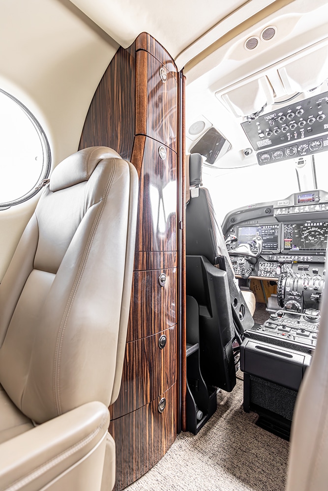 King-Air-350-N350RU-20