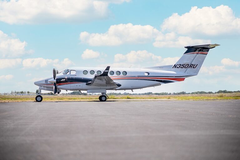 King-Air-350-N350RU-24