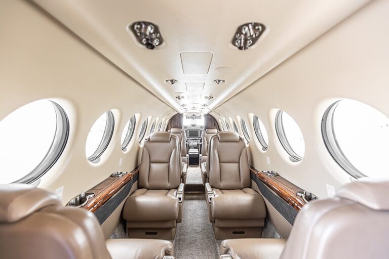 King-Air-350-N350RU-5