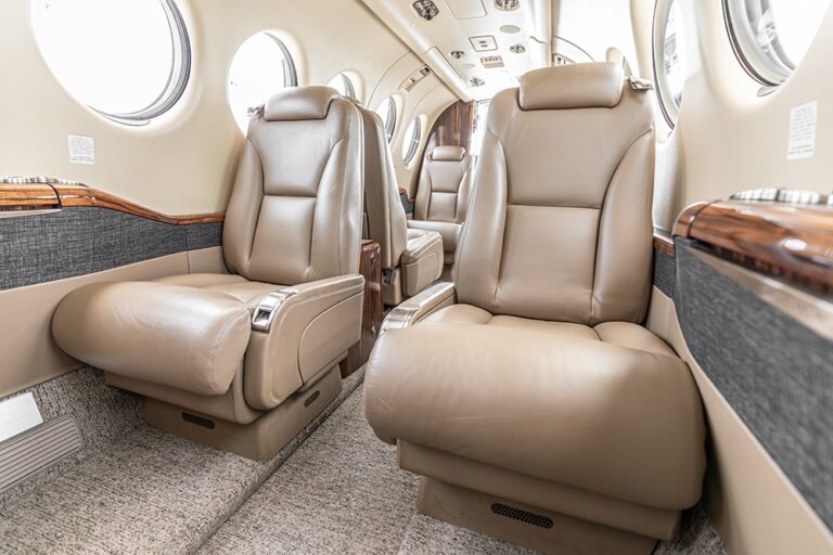 King-Air-350-N350RU-8