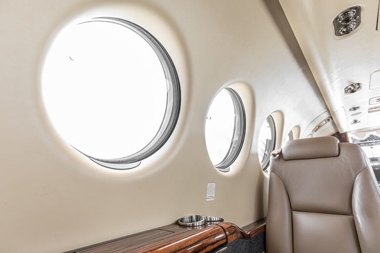 King-Air-350-N350RU-9