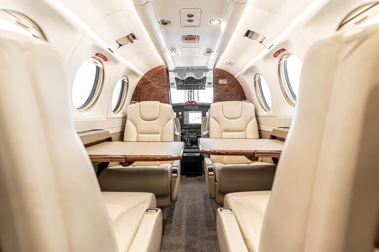 King-Air-350-N416NH-21