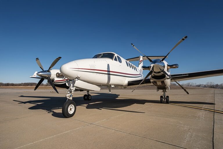 King-Air-B200-N703M-1