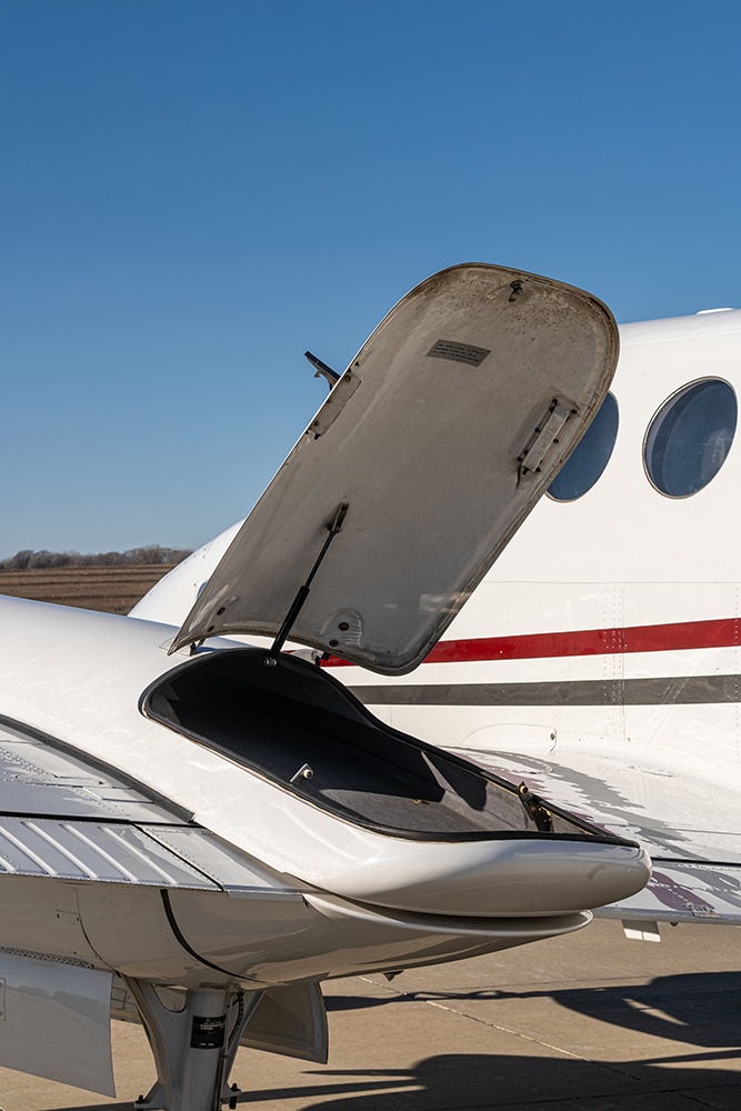 King-Air-B200-N703M-17