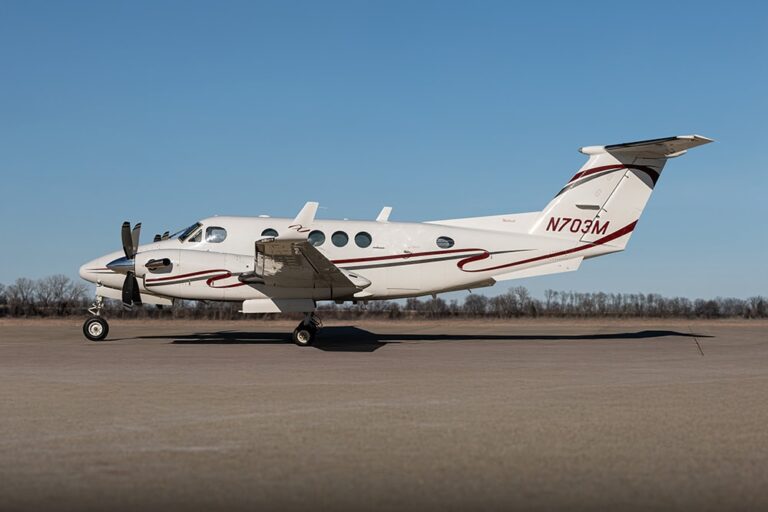 King-Air-B200-N703M-2