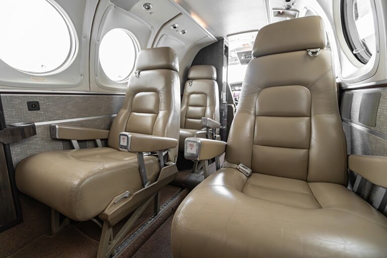 King-Air-B200-N703M-26