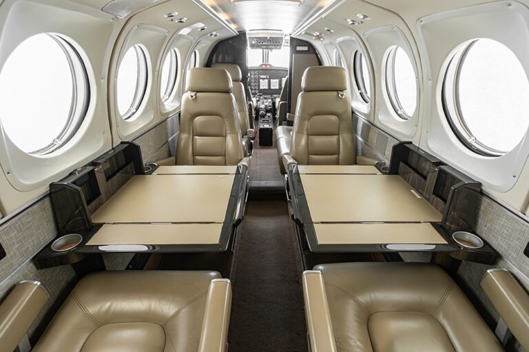 King-Air-B200-N703M-38