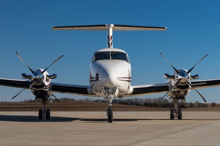 King-Air-B200-N703M-4