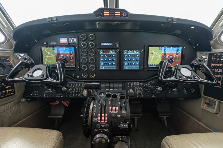 King-Air-B200-N703M-47