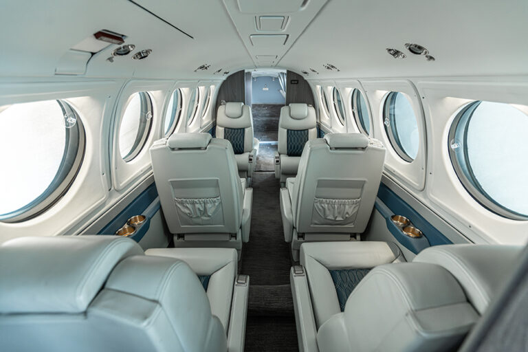 King-Air-B200-N81ET-17