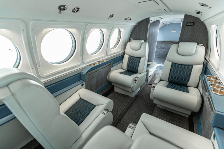 King-Air-B200-N81ET-19