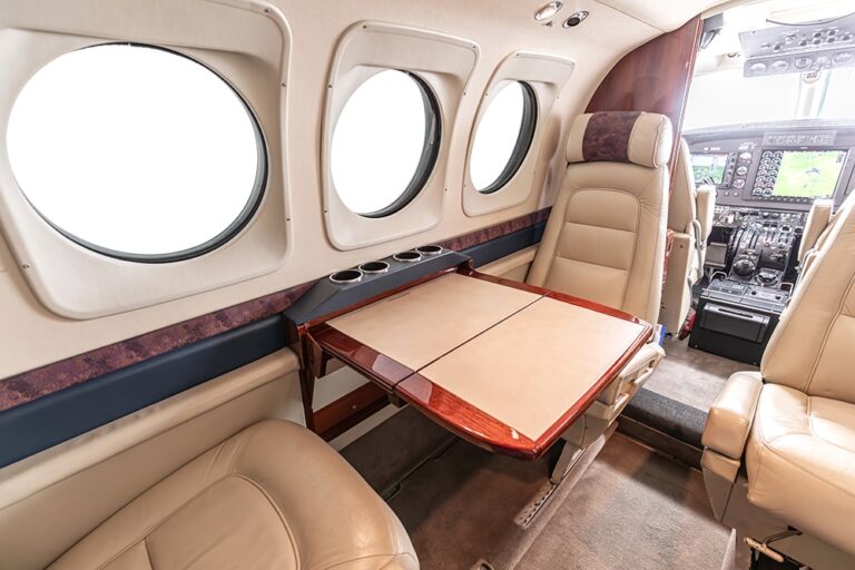 King-Air-C90-N437JB-11
