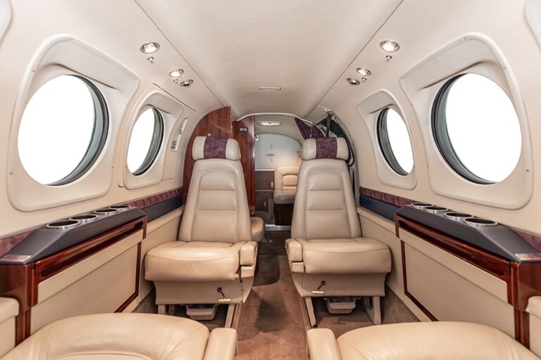 King-Air-C90-N437JB-16