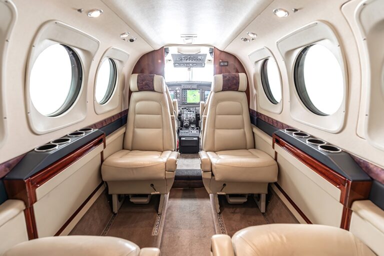 King-Air-C90-N437JB-2