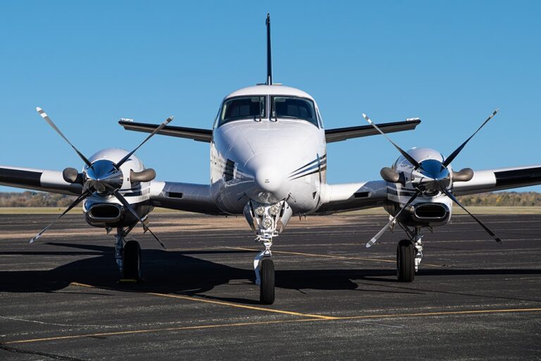 King-Air-C90-N437JB-24