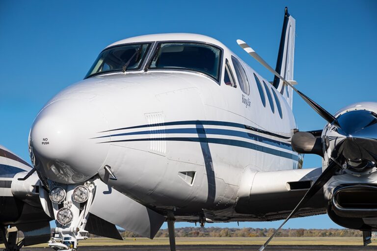 King-Air-C90-N437JB-30