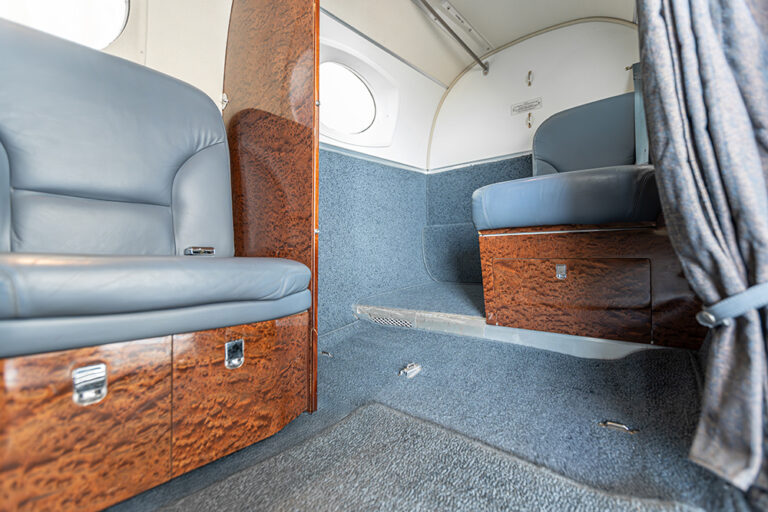 King-Air-C90GT-N73415-40