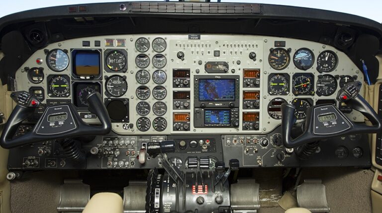 LJ-1381-Panel-921x515-1