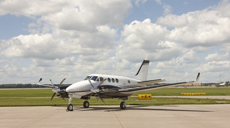 LJ-1671-Exterior_921x515