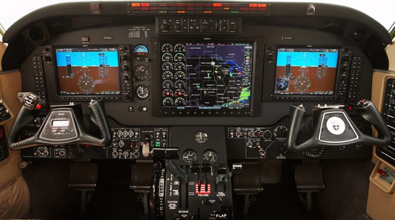 LJ-1671-panel_921x515