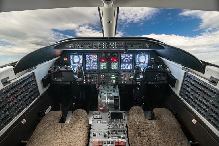 Lear-40XR-N672SC-32-2