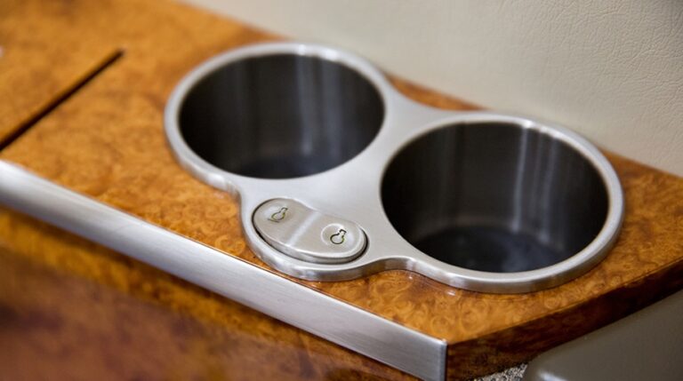Lear-45-331-Cupholder-921x515-1