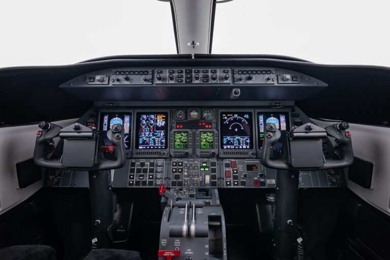 Lear-45-451-Panel-1200x800-1