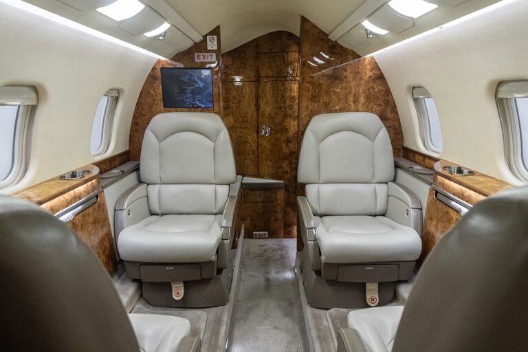 Lear-60XR-N74HT-11