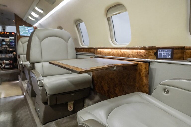 Lear-60XR-N74HT-19