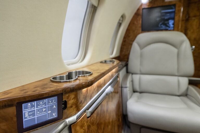 Lear-60XR-N74HT-22