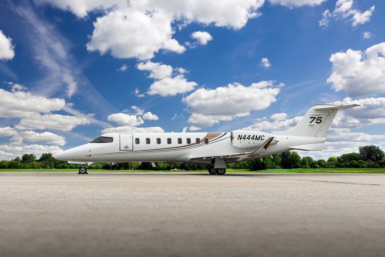 Lear-75_45-567_10