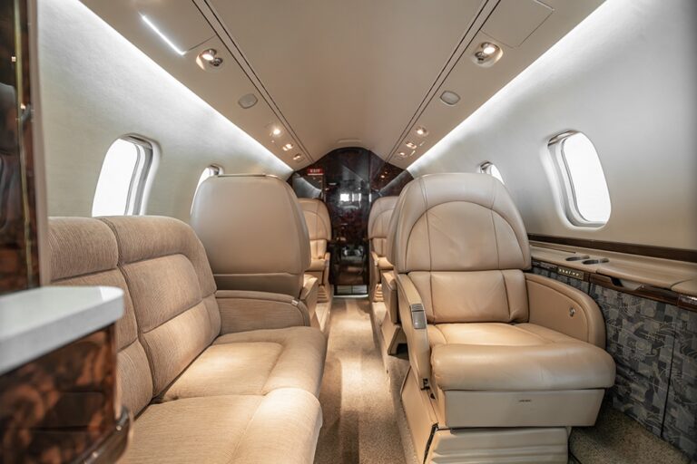 Lear60-N496WH-3
