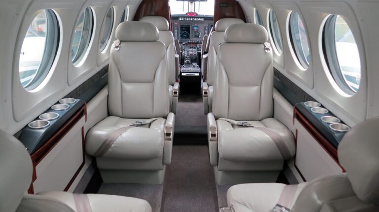 N205RA-Interior-Fwd-921-x-515