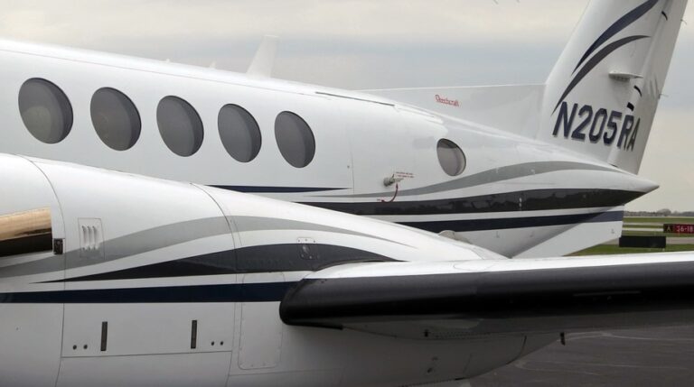 N205RA-Paint-three-fourths-921x515-1