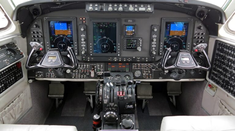 N205RA-Panel-921-x-515