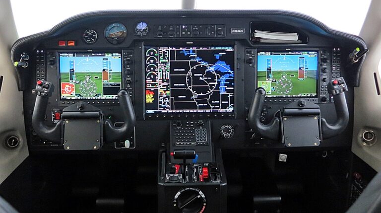 N363EA-Panel-921x515-1