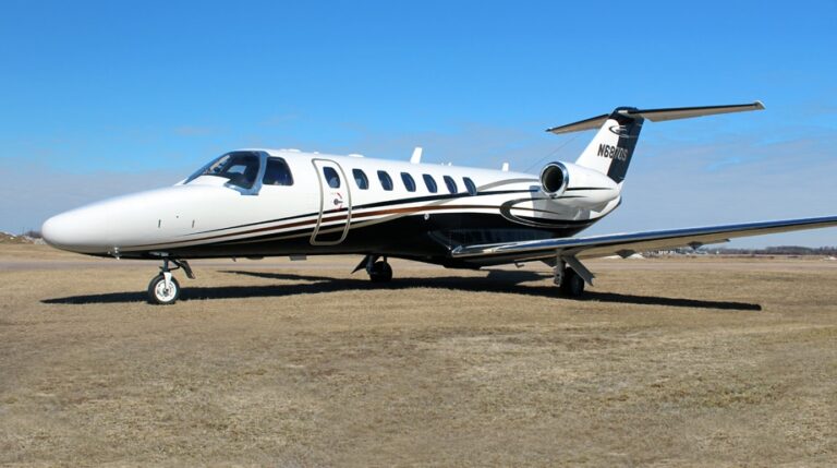 N687DS-Exterior-1-light-grass-921x515-1