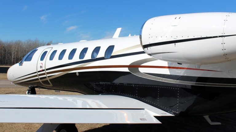 N687DS-Exterior-3-921-x-515