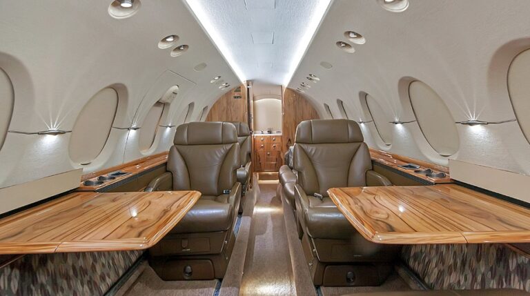 N853CC-Interior-Aft-921-x-515