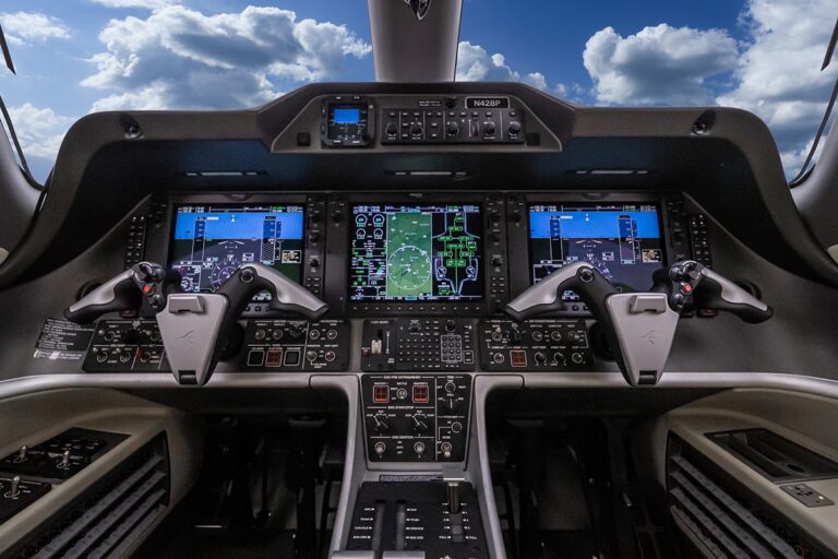Phenom-300-50500031-AX0I2184-2