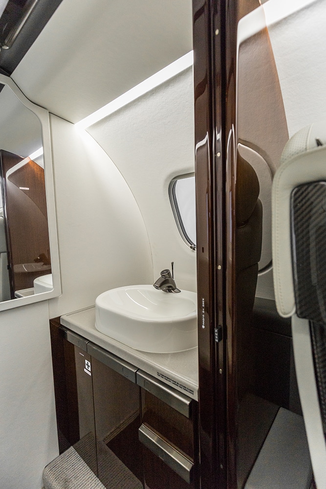 Phenom300E-N563EE-5