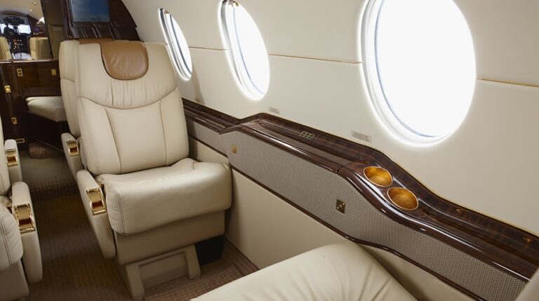 RK-179-Interior-Seat_921x515